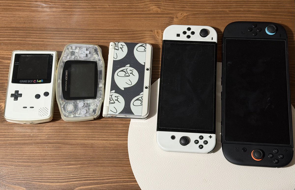 무시무시한 닌텐도 스위치2 사이즈