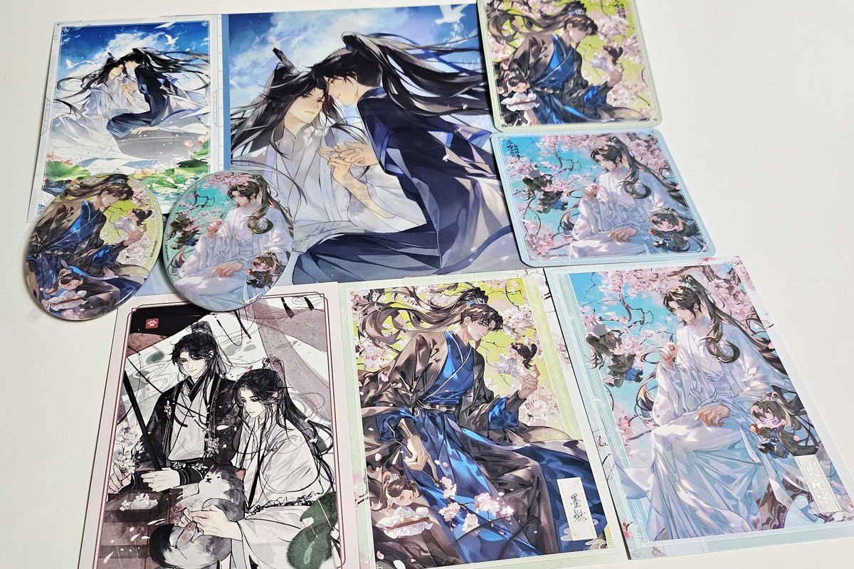 HTWY_GT's tweet photo. the part of new 2ha merch arrived first🥰 bcs rest sold out in a flash at the offline stores😭 https://t.co/m3cNC3GVh6
