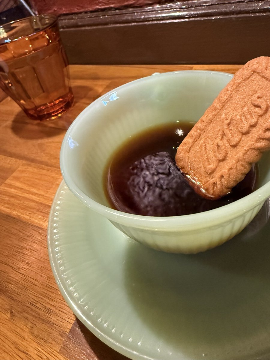 yn077's tweet photo. 寒さで河津桜を諦めた朝、名東区の「モユルリ珈琲店」で最高のリカバリー。

完璧な円を描くバニラアイスが乗った小倉トースト。深煎りケニアにLotusを浸して食べる背徳感がたまらない…☕️

11時までのモーニングに間に合って幸せ。静かに過ごしたい大人に教えたい隠れ家。

#名古屋カフェ https://t.co/vrjWDliHJM