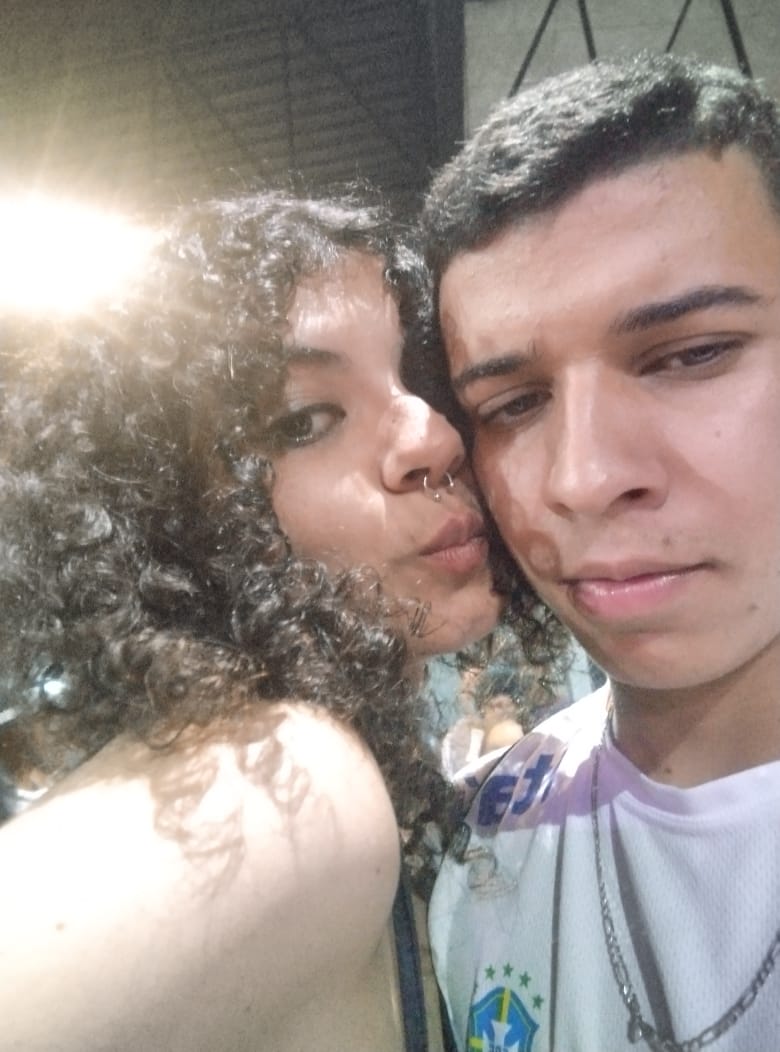 arctmankeys's tweet photo. 1 ano que eu bejo essa boquita saborosa tá https://t.co/qmTWt6npIV