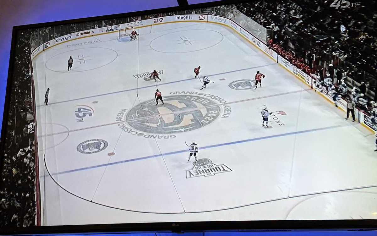 OG_JoeG's tweet photo. @KSTP @45TV this camera angle is terrible. Please stop. @MSHSL https://t.co/C87hcJwKkJ