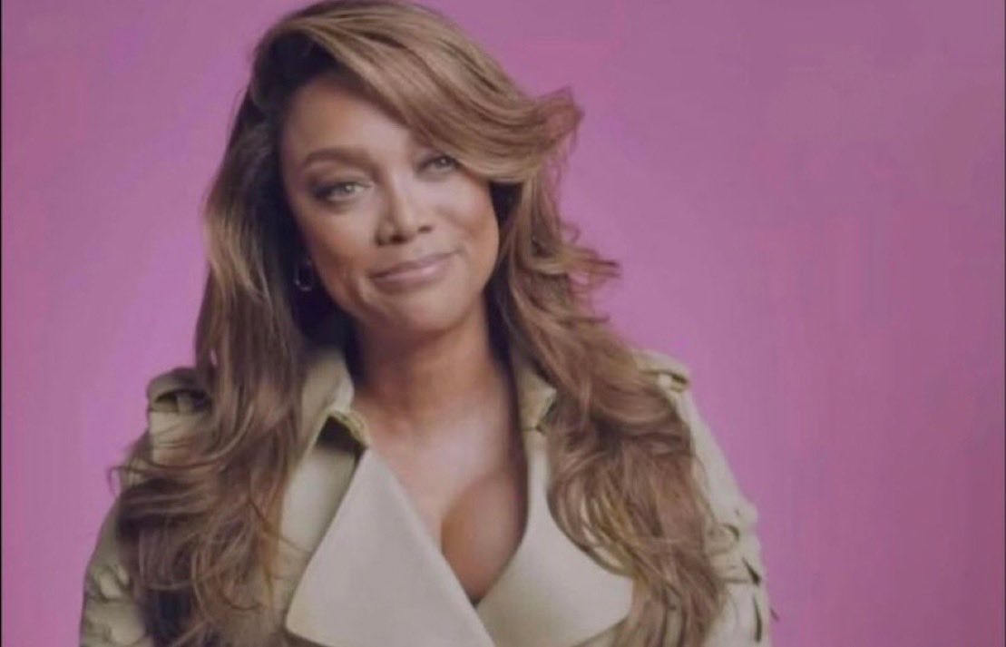 Two Elles tweet media