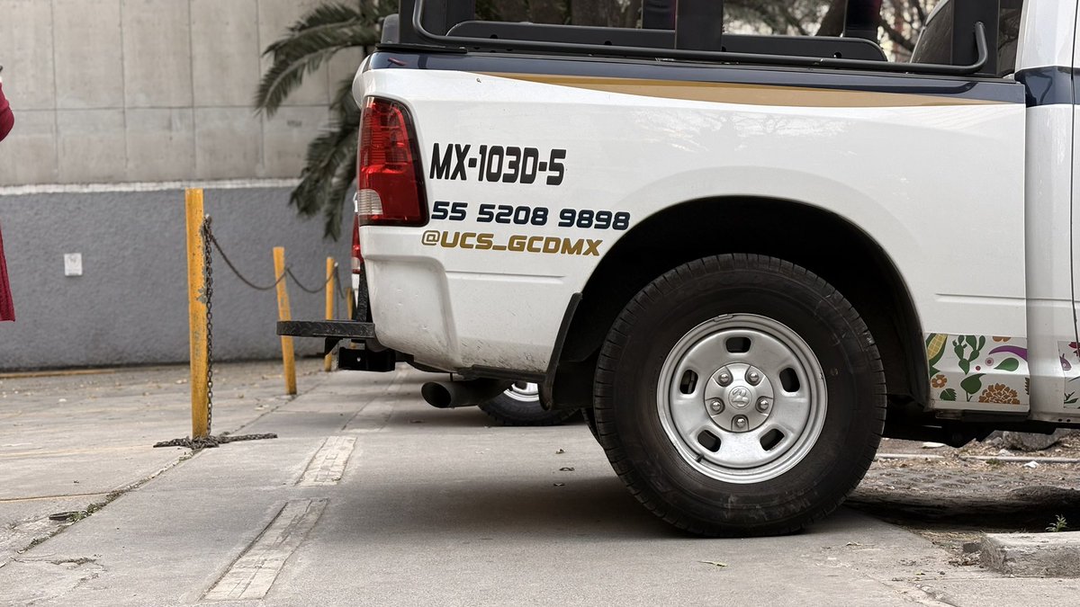 <a href="/tintasepia/">quesillo</a> <a href="/UCS_GCDMX/">Unidad de Contacto del Secretario SSC CDMX</a> <a href="/SSC_CDMX/">SSC CDMX</a> <a href="/OVIALCDMX/">OVIAL_SSCCDMX</a> <a href="/ClaraBrugadaM/">Clara Brugada Molina</a> <a href="/PabloVazC/">Pablo Vázquez Camacho</a> No hacen caso, la <a href="/SSC_CDMX/">SSC CDMX</a> es la primera en violar la ley, secretario, <a href="/PabloVazC/">Pablo Vázquez Camacho</a>. Ya los jefes de sector ni nos responden.