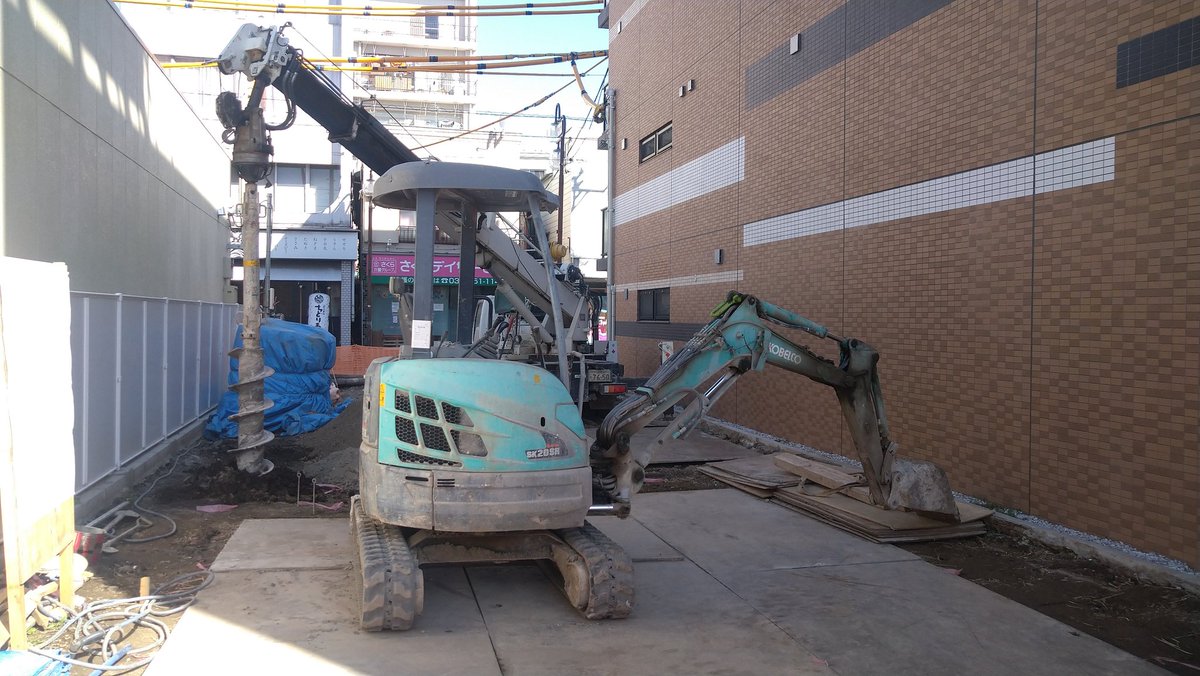 アイチの建柱車