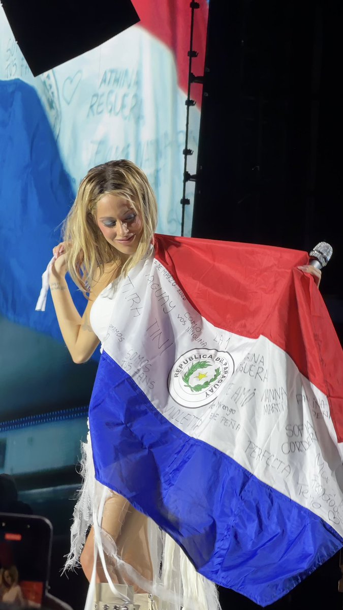 PARAGUAY TE AMAAAA <a href="/TiniStoessel/">tini</a> 🇵🇾🩶🥺