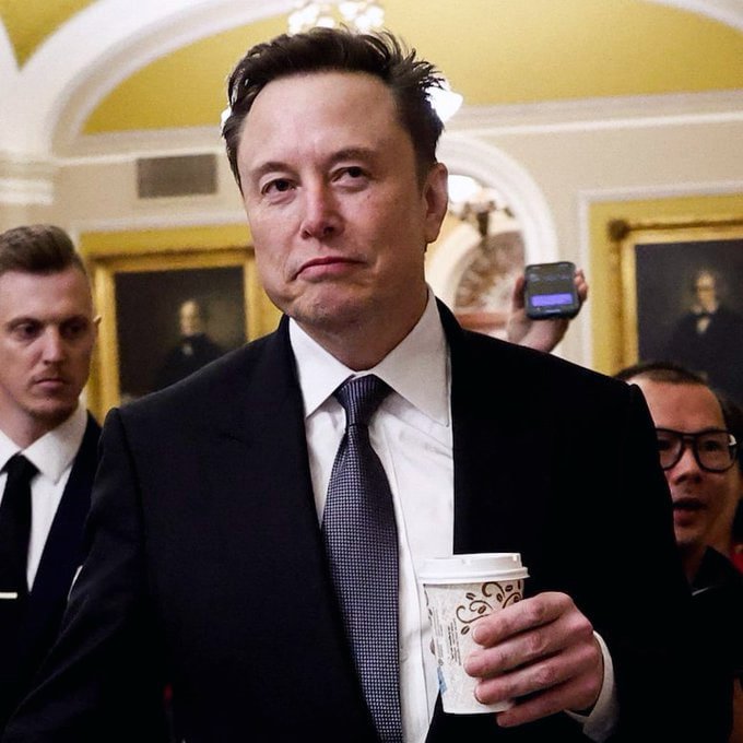 🚨BREAKING: Should Elon Musk lead the Government Efficiency agency and audit the entire federal government?

A. HE SHOULD
B. HE SHOULDN'T