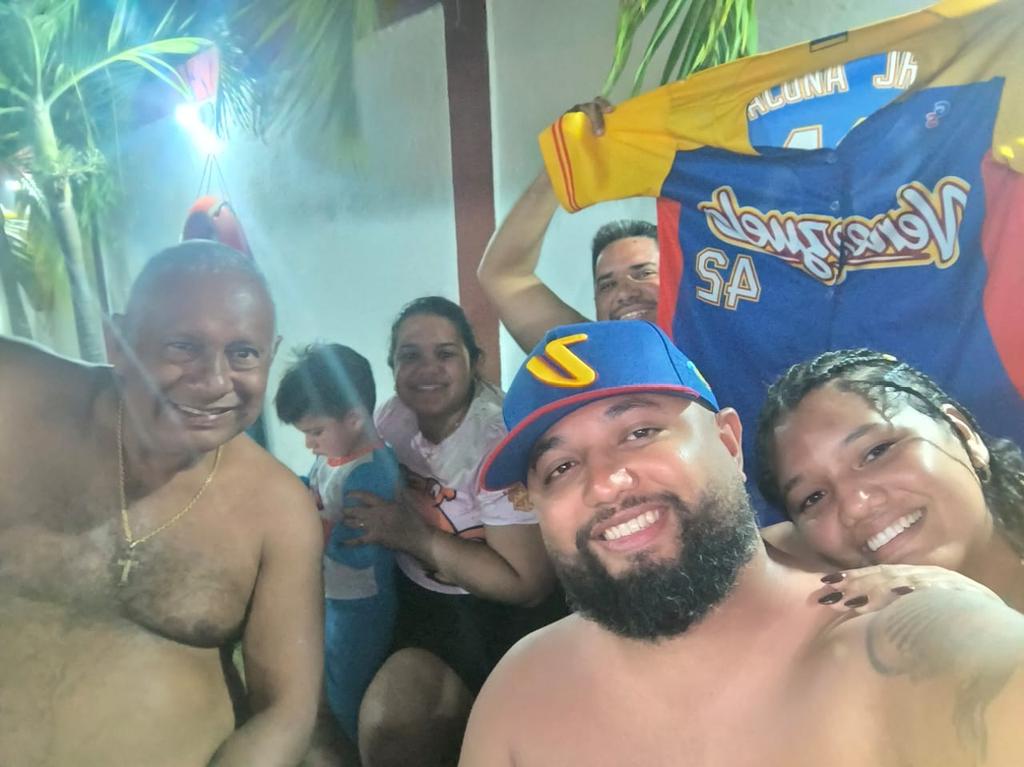 _Joselyngtu's tweet photo. Desde Adícora - Falcón ligando a la selección🇻🇪 #BeisbolXTeleven
@Canal_Televen https://t.co/mFa9N6q6QU