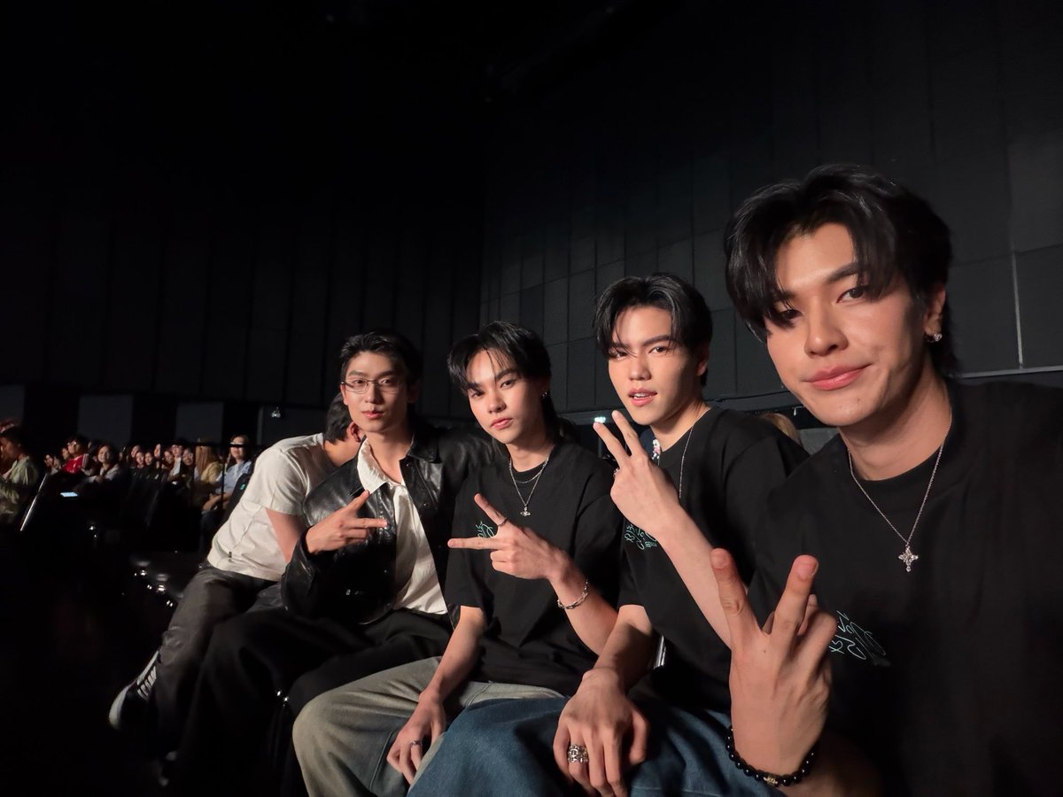 𝐏𝐡𝐮𝐩𝐚 tweet media