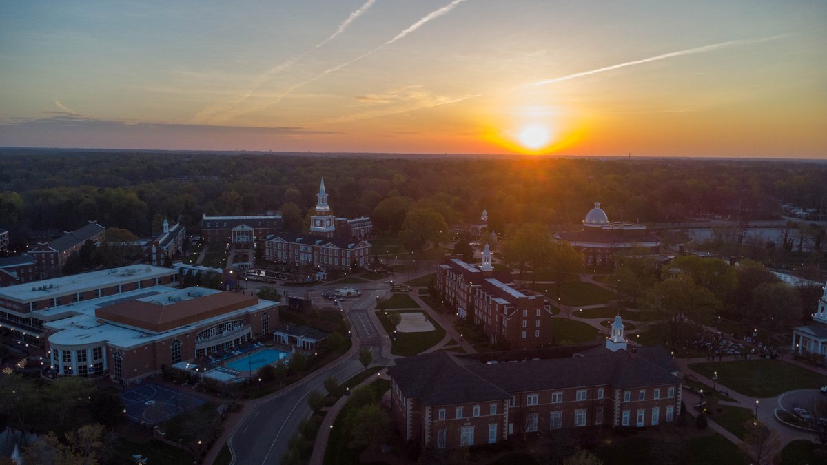HighPointU's tweet image. Panthers, we are SPRINGING FORWARD into Daylight Savings! Don’t forget to set your clocks ahead one hour TONIGHT and embrace the extra daylight! ⏰ ☀️

#HPU365 #DaylightSavings