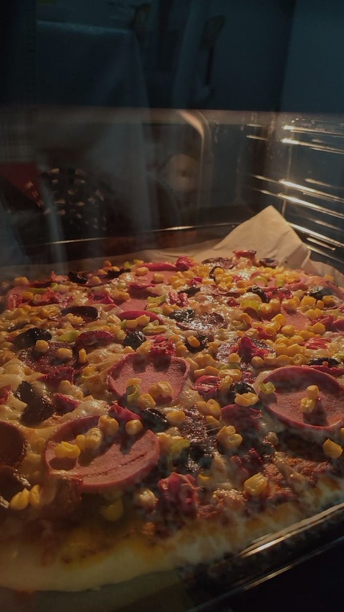 Ada9557's tweet photo. Rolling with the dough! 🍕🎶 #PizzaLove https://t.co/HdIB166ZzC