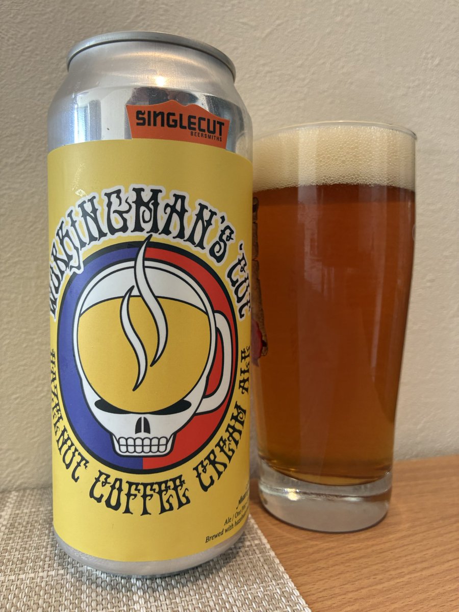 ryujit1014's tweet photo. 本日の逸杯^_^
米国、SingleCut BeersmithsさんよりWorking Mans Cut Coffee Cream Ale。ローストコーヒー、ほんのりナッティーとフルーティーな香り。コーヒーの苦味に程良く酸味。甘味控えめ、余韻にヘーゼルナッツのフレーバーを感じます🍻🍻🍻🍻
#singlecutbeersmiths
#WorkingMansCut
#craftbeer https://t.co/cK4Zbnci7U