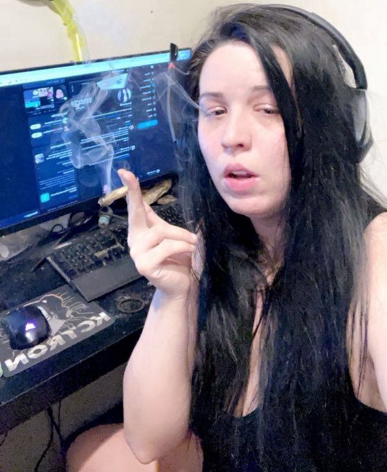 Carson Wells tweet media