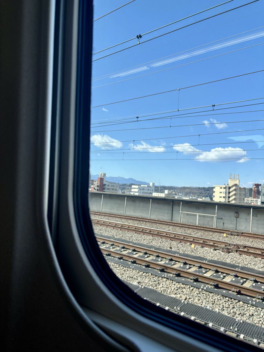 風は強いけど晴れて良いお天気☀️

今日はせりかなちゃん<a href="/seri_kana/">せりかな@3/8昼 天窓バースデーワンマン</a> ワンマン🥳楽しみ！