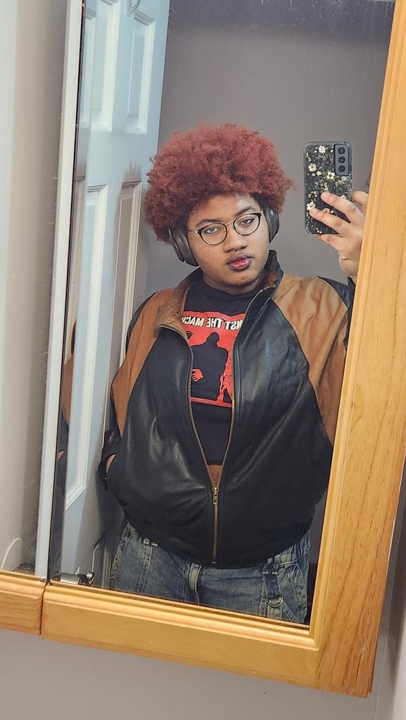 nyxeIodeonXD's tweet photo. wearing my leather jacket for modesty #pious https://t.co/3BvRudjuF9