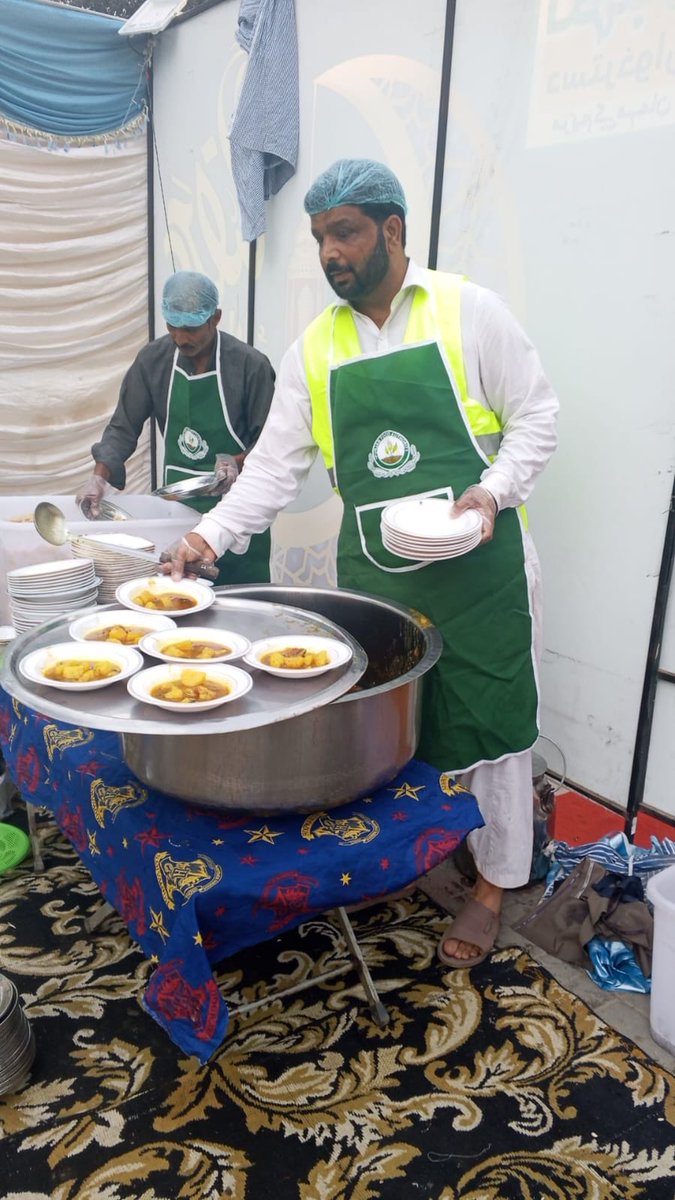 PfaMandi's tweet photo. Ensuring food safety standards at Ramadan Dasterkhawan hosted by CM Punjab https://t.co/6kGspsp9pw
