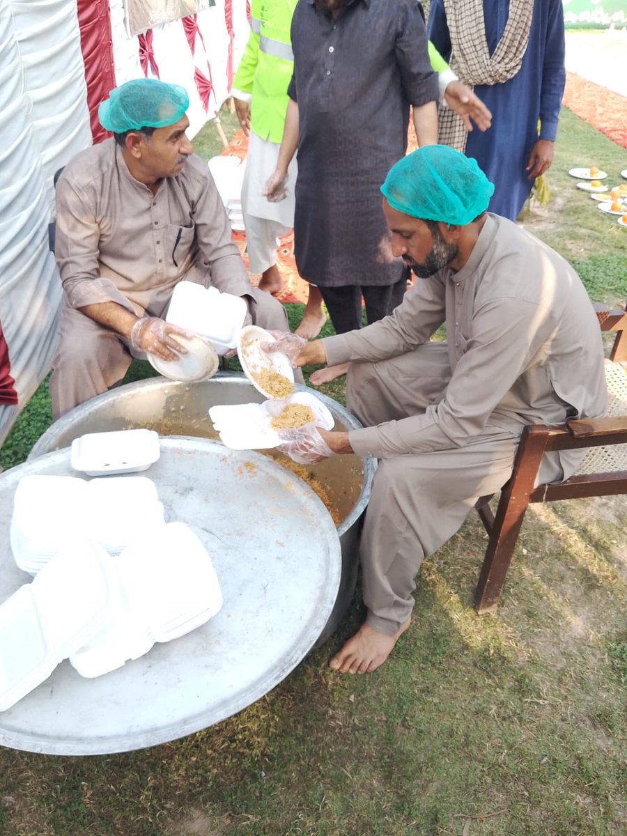 PfaMandi's tweet photo. Ensuring food safety standards at Ramadan Dasterkhawan hosted by CM Punjab https://t.co/6kGspsp9pw