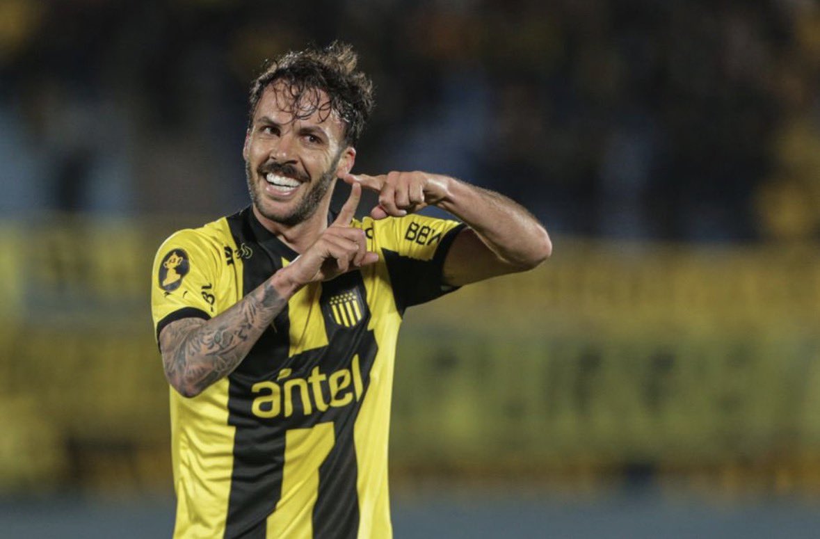 juanma131005's tweet photo. No lo quisiste traer para tener un recambio de calidad y hoy te dió una masterclass de fútbol.

Señor jugador Sebastián Javier Rodríguez 🎩🎩 https://t.co/ZzviSACT2m