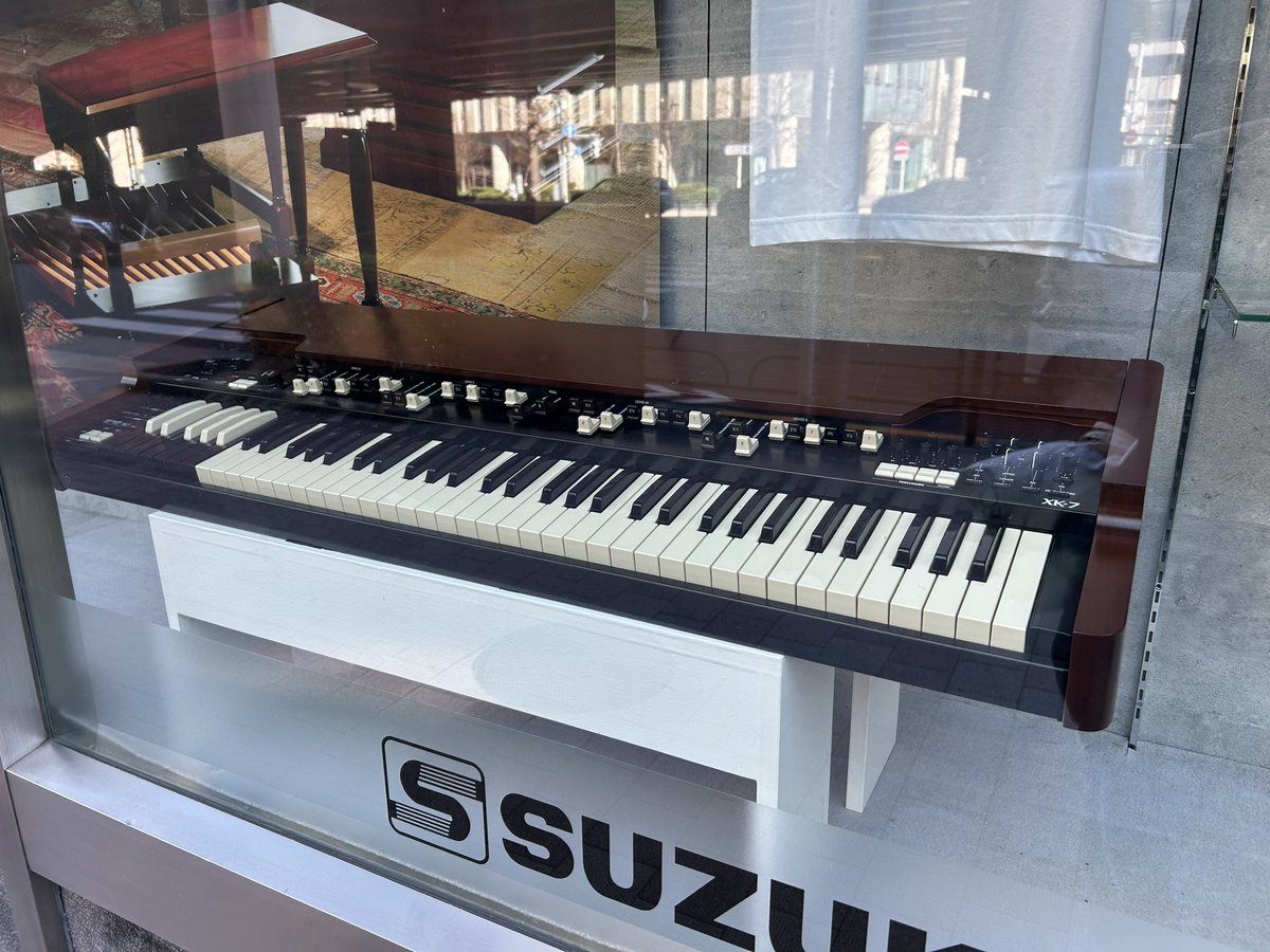 motifok's tweet photo. ハモンドXK-7見に来た！！！！！！！！！！！！！！、！！ 
！、、！！！
6接点に絶頂してる https://t.co/FnizEvoPM2