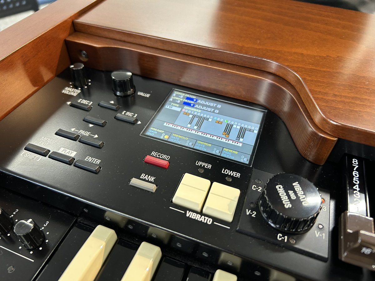 motifok's tweet photo. ハモンドXK-7見に来た！！！！！！！！！！！！！！、！！ 
！、、！！！
6接点に絶頂してる https://t.co/FnizEvoPM2