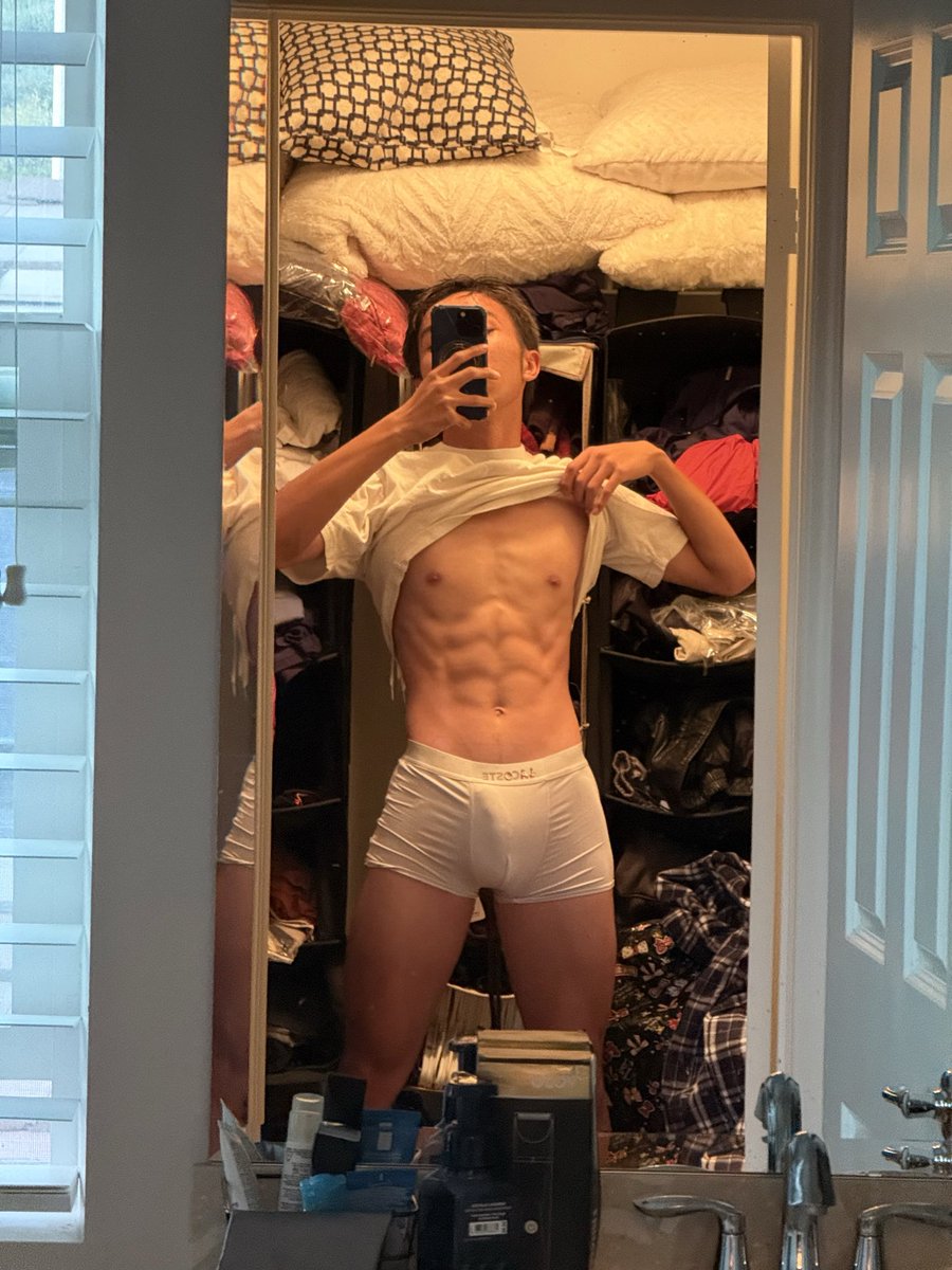 merkiesleep's tweet photo. Body check after lunch 🥙 https://t.co/RF9ESymzPS