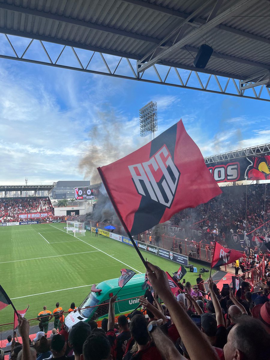 O CLUBE POPULAR DE FUTEBOL MAIS TRADICIONAL DO CENTRO OESTE BRASILEIRO