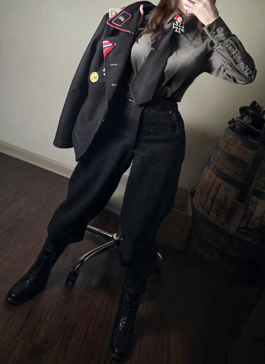 ❄️ - 𝚙𝚊𝚗𝚣𝚎𝚛𝚔𝚒𝚝𝚝𝚎𝚗 - ❄️ tweet media