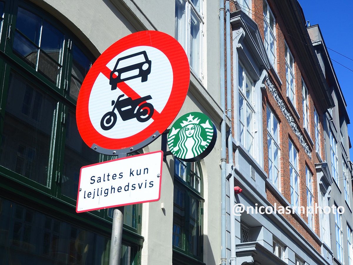 nicolasrnphoto's tweet image. #trafficsign #Copenhagen #Denmark #Danmark #Europe
