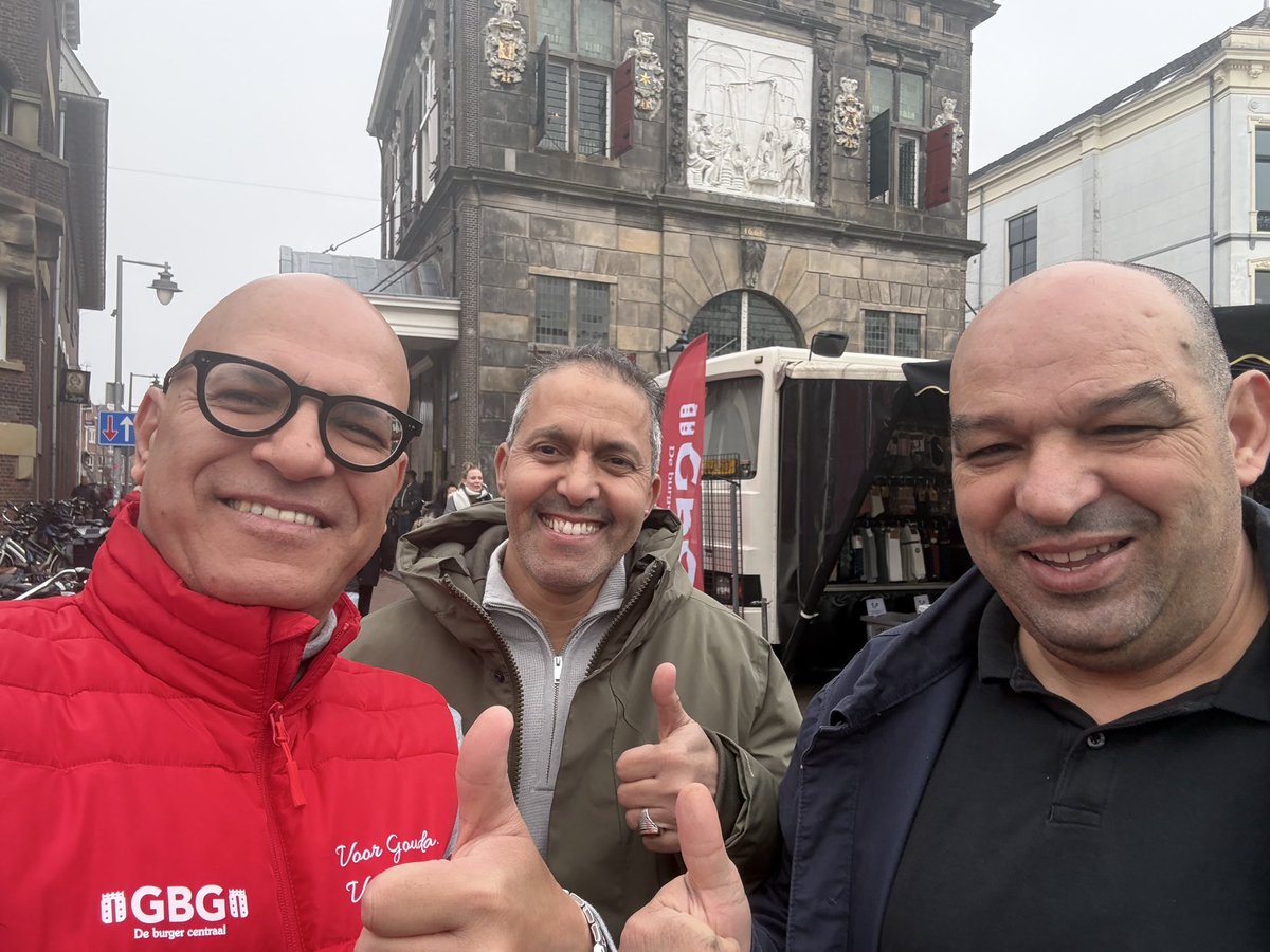 RKarkache's tweet photo. Campagne voeren geeft energie ! Veel gesprekken gevoerd met bewoners en ook veel vrienden gezien # GBG lijst 6 nr 5 https://t.co/1HPGifrR7T