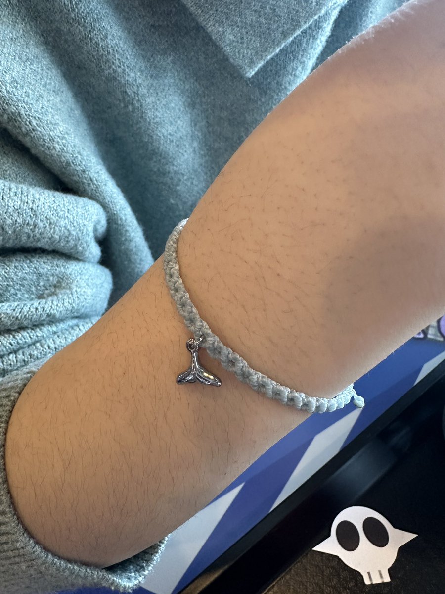 260307 임현식 생카
입구부터 심장부여잡으세요!!
딸아이 끌고 가서 3번째로 입장!! 
눈이 즐겁고 현식이는 이쁘고 스탭님들 다친절하시구 헤어나오기가 힘들정도로 이뻣어요🥰
럭드, 이벤트도 심장 쫄깃쫄깃🫠
팔찌도 넘 이뻐여~~ 
현식이 생일에 내가 행복충전 307%
 #현식이랑_SCENE307