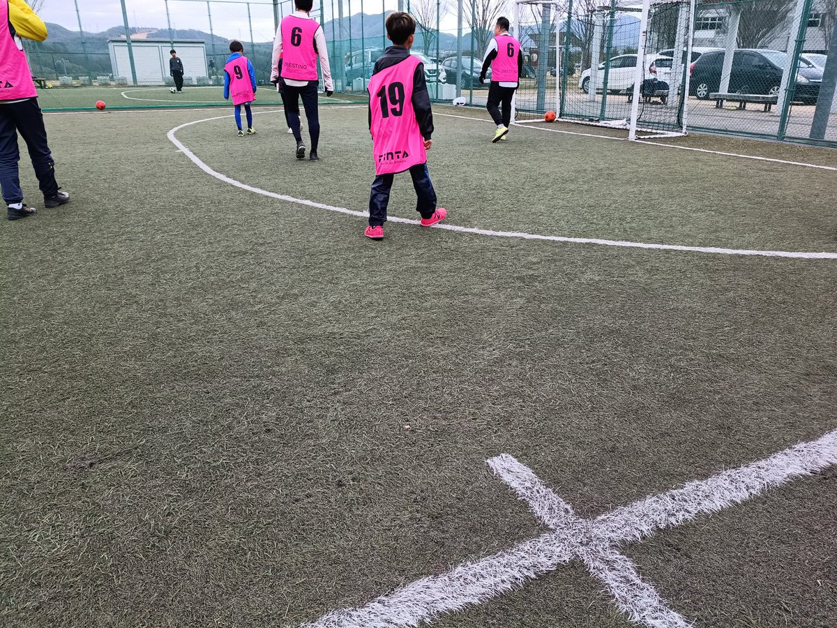 sandafutsal's tweet photo. 北神戸田園スポーツ公園で毎週月曜、火曜、木曜、金曜、土曜、日曜にフットサル参加募集中。
#フットサル#北神戸田園スポーツ公園#神戸市北区三田市 https://t.co/1cijseAfaq