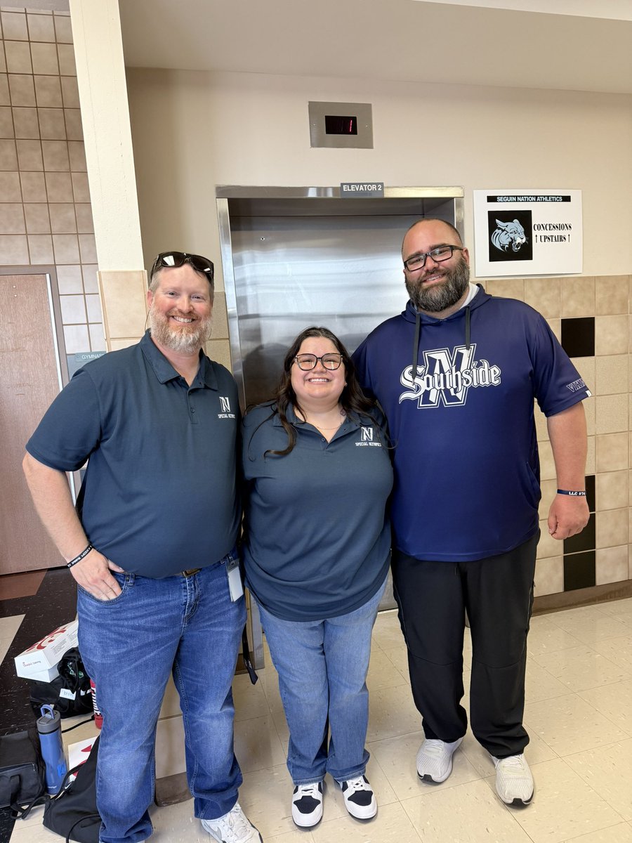 TheMsAlvarado's tweet image. Another weekend, more hardware. 🥉🏆
Blessed to lead this group, but the real MVPs are the ones helping me steer the ship. Couldn’t do it without you @kylemilliron8 , @CoachC_Swisher &amp;amp; Hallie Saylor!💙🙏 #DreamTeam #HardWorkPaysOf
@NimitzVikings @IrvingISD