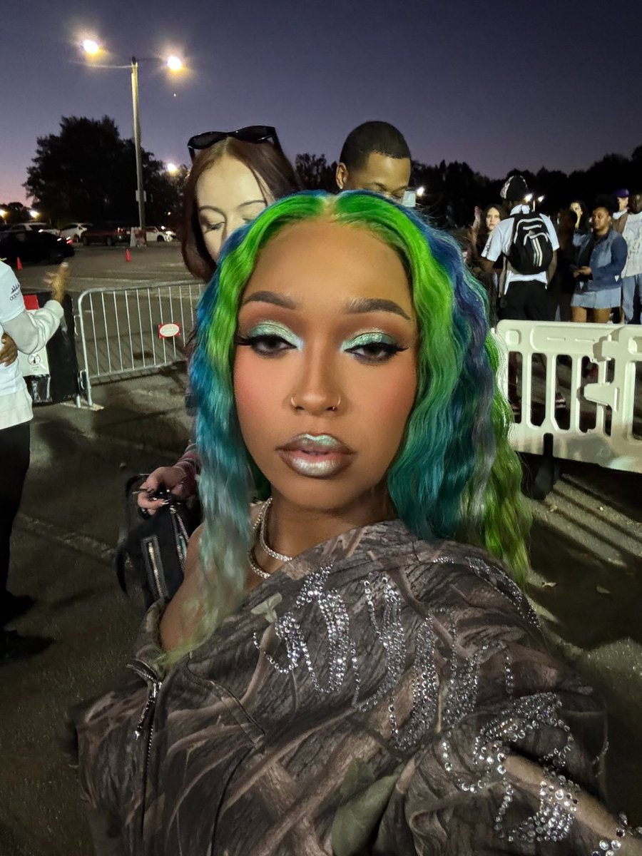 Neila 👽 tweet media