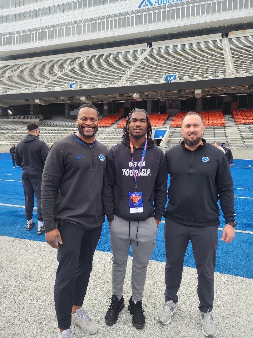JediahCabs's tweet photo. Had a great time in Boise attending the @BroncoSportsFB Junior Day, huge thanks to all the coaches that helped make the experience great! @CoachTB02 @CoachMcMahen @StilesSatterlee https://t.co/9ENhHj322u