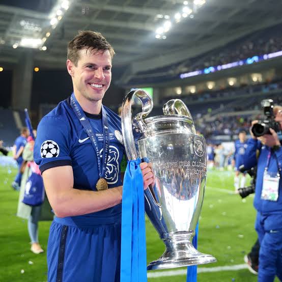 Kvngkayyy's tweet photo. Hello Chelsea FC fans.

I designed a CFC jersey celebrating our 2012 &amp; 2021 Champions League triumphs.

I named the jersey 12-21

#ChelseaFC 
#CFC 
#UCL 
#UCL2012 
#UCL2021 https://t.co/FLVJSQOu10
