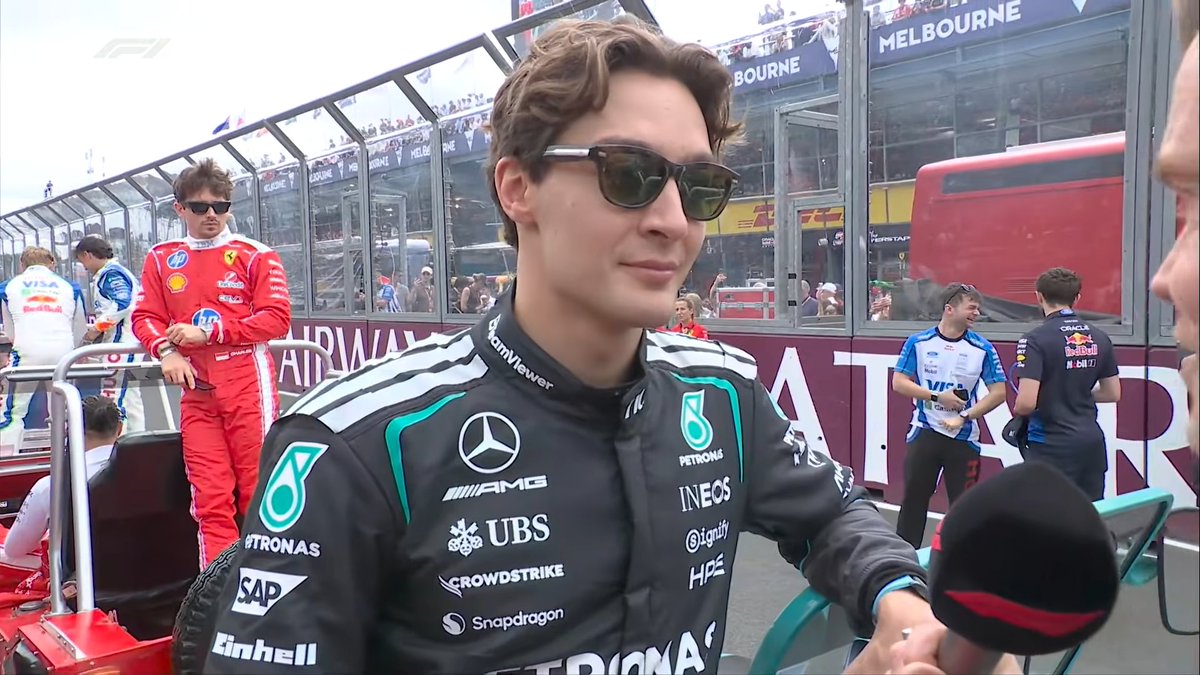 george there is a diva behind you