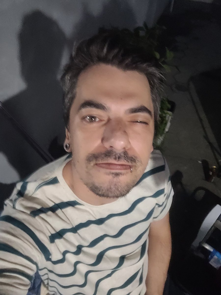 ramooooon's tweet photo. Mais pra lá do que pra cá D: https://t.co/FMdBd1gMnV