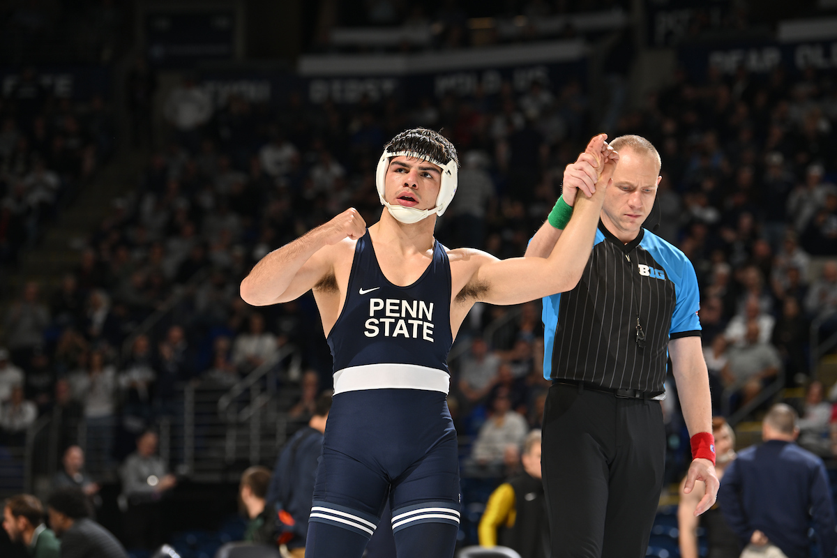 pennstateWREST's tweet image. PJ Duke with a 4-2 win! Penn State's 4th finalist of the night! #PSUwr