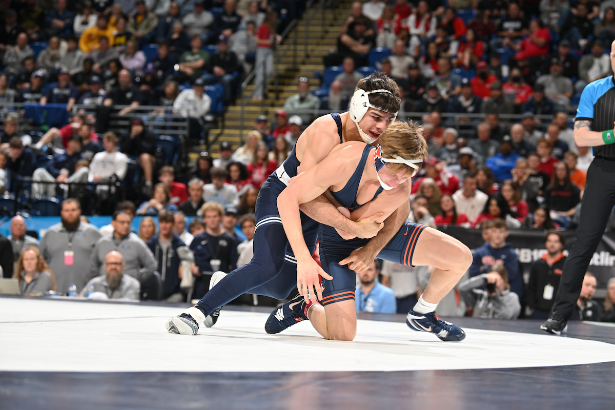 pennstateWREST's tweet image. PJ Duke with a 4-2 win! Penn State's 4th finalist of the night! #PSUwr