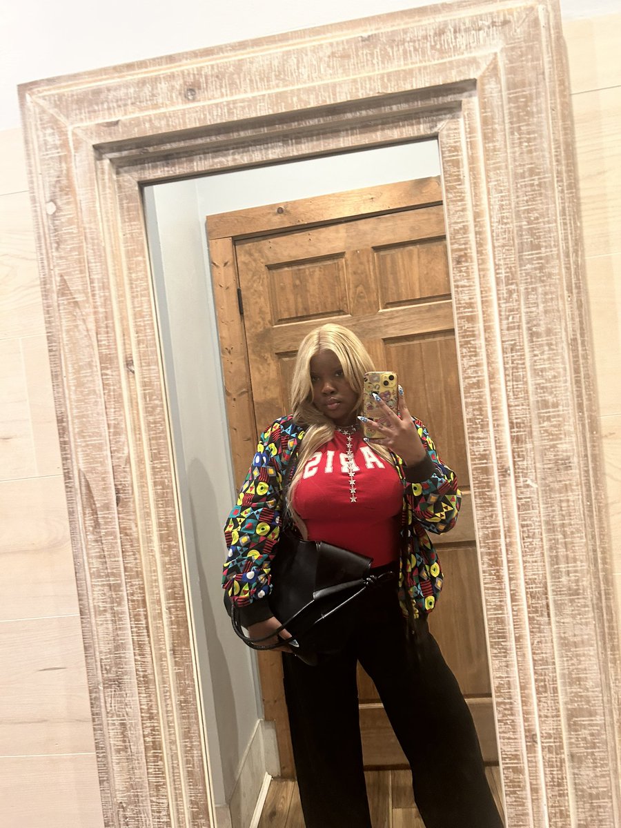 pretice1202's tweet photo. Everyday is a fashion killa’s play date!♥️💋 https://t.co/5LyxKOhoiT