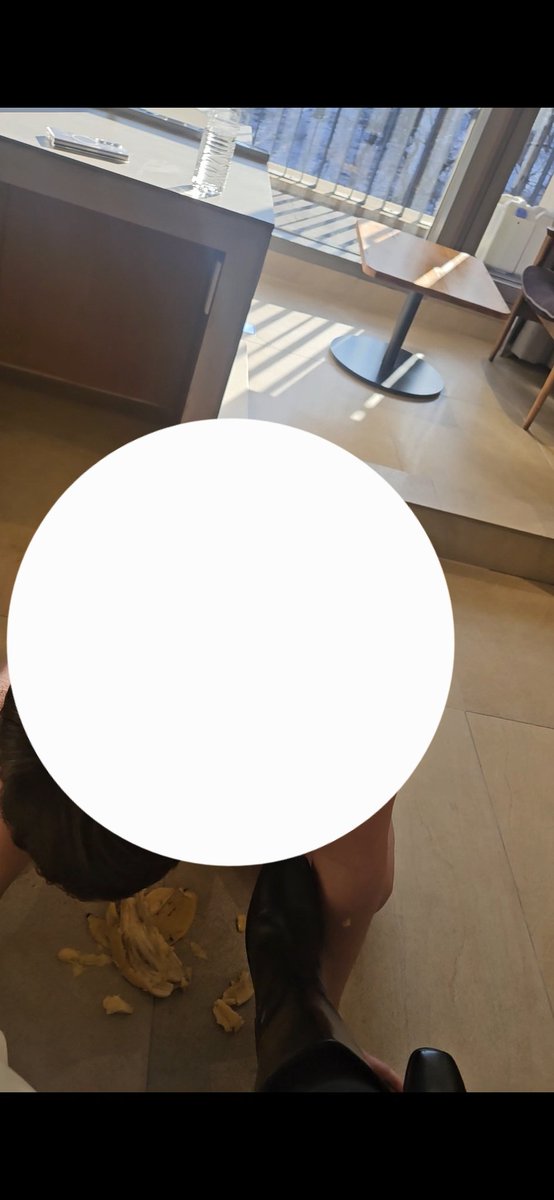 fdeve9900's tweet photo. 부츠 신고 밟은 바나나 쳐먹고
감사하다는 호구~

더러워 저건걸 어떻게 먹어? 🤮🤮

#핀돔 #상납 https://t.co/gW3U6iKTEz