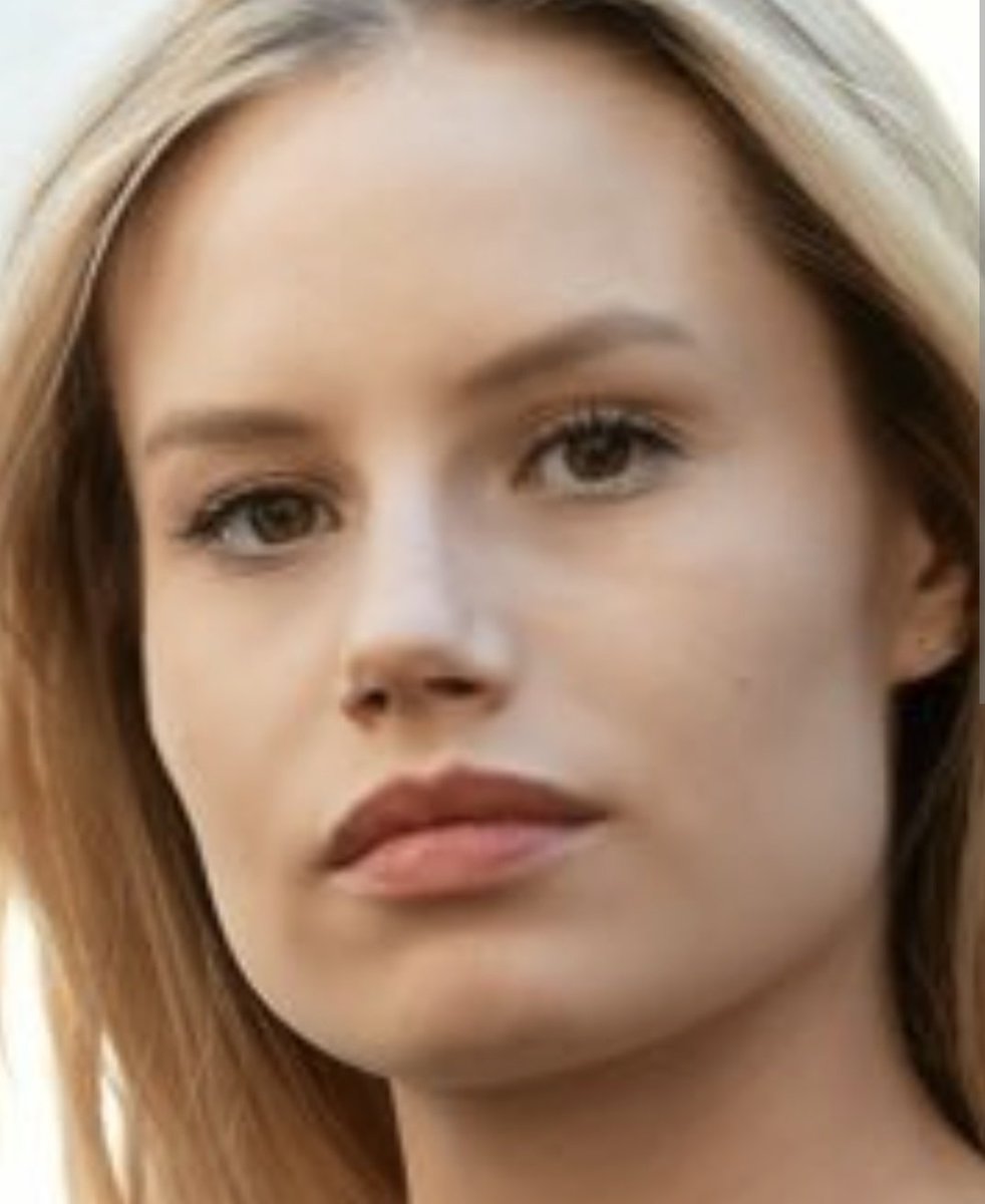 Lester_WJAZ's tweet image. She's so deeply embedded in the system now that she's even sumitted to the Mar a Lago ritual makeover.

#FishLips

@Olivia_Reingold
