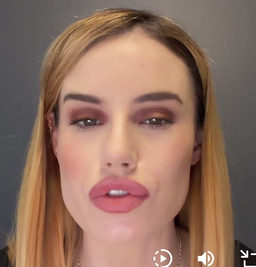 Lester_WJAZ's tweet image. She's so deeply embedded in the system now that she's even sumitted to the Mar a Lago ritual makeover.

#FishLips

@Olivia_Reingold