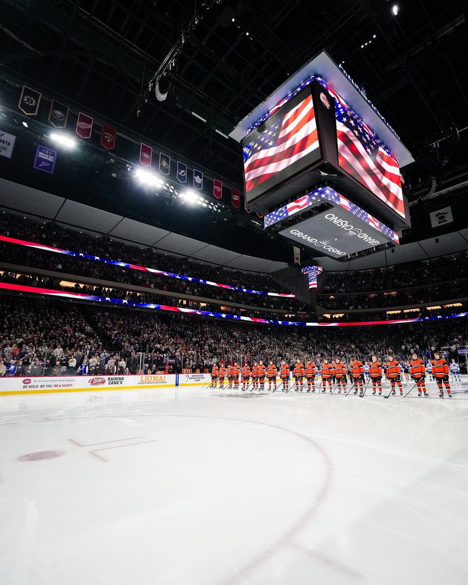 WarroadHockeyCo's tweet photo. SOLD OUT 20,000+ crowd at the Minnesota High School Hockey Class AA State Championship

Tickets sold out within 15 minutes🤯 https://t.co/hzVNwZl6eg