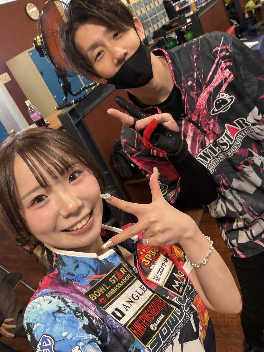 Style_bB_'s tweet photo. 昨日は1番好きなプロ
緒方姉妹のチャレンジに
2シフト参加してきた🎳
結果は両シフト完封:((   ꒪꒫꒪)):
みちょらショート上手すぎ👏
あやねん夜挽回さすが👏
最高に楽しい時間でした！
みちょら、あやねんお疲れ様！
@BOWLING_MISORA_ 
@AyaneOgata https://t.co/4rmFw7Diuf