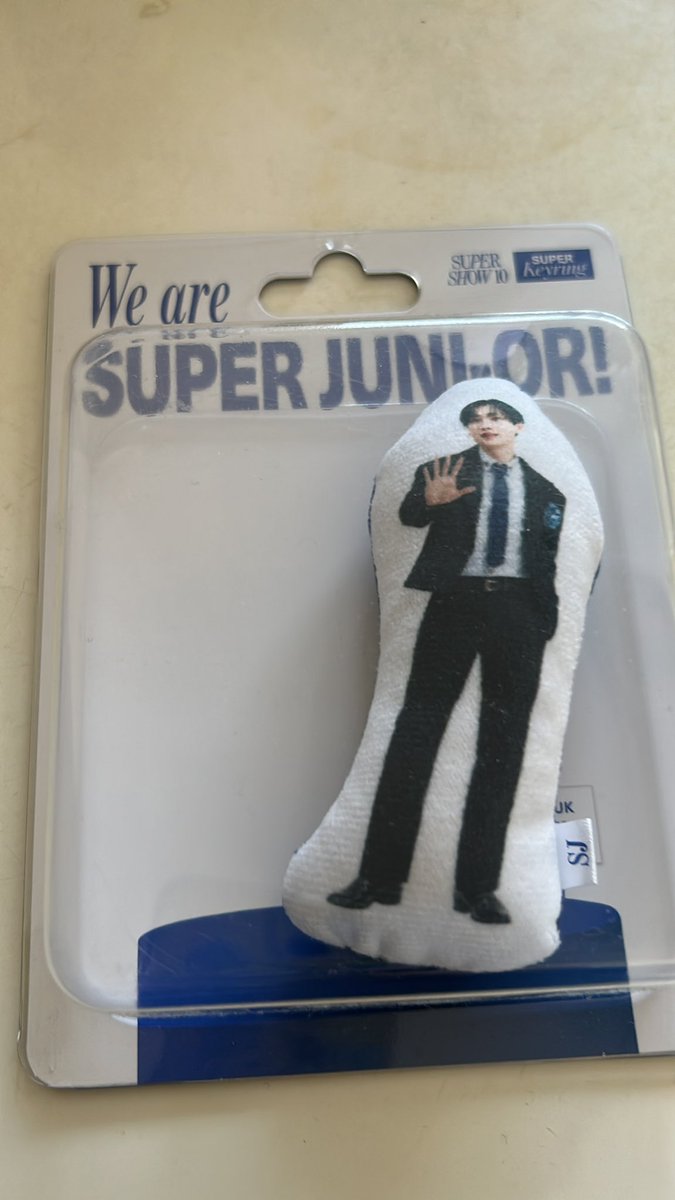 こちらのグッズ3点のお譲り先を
探してます　ご興味のある方は　ご連絡ください。本日、ベルーナ現場にてお願いしてます。詳しくは　現場でウロウロしてますのでお声掛けください