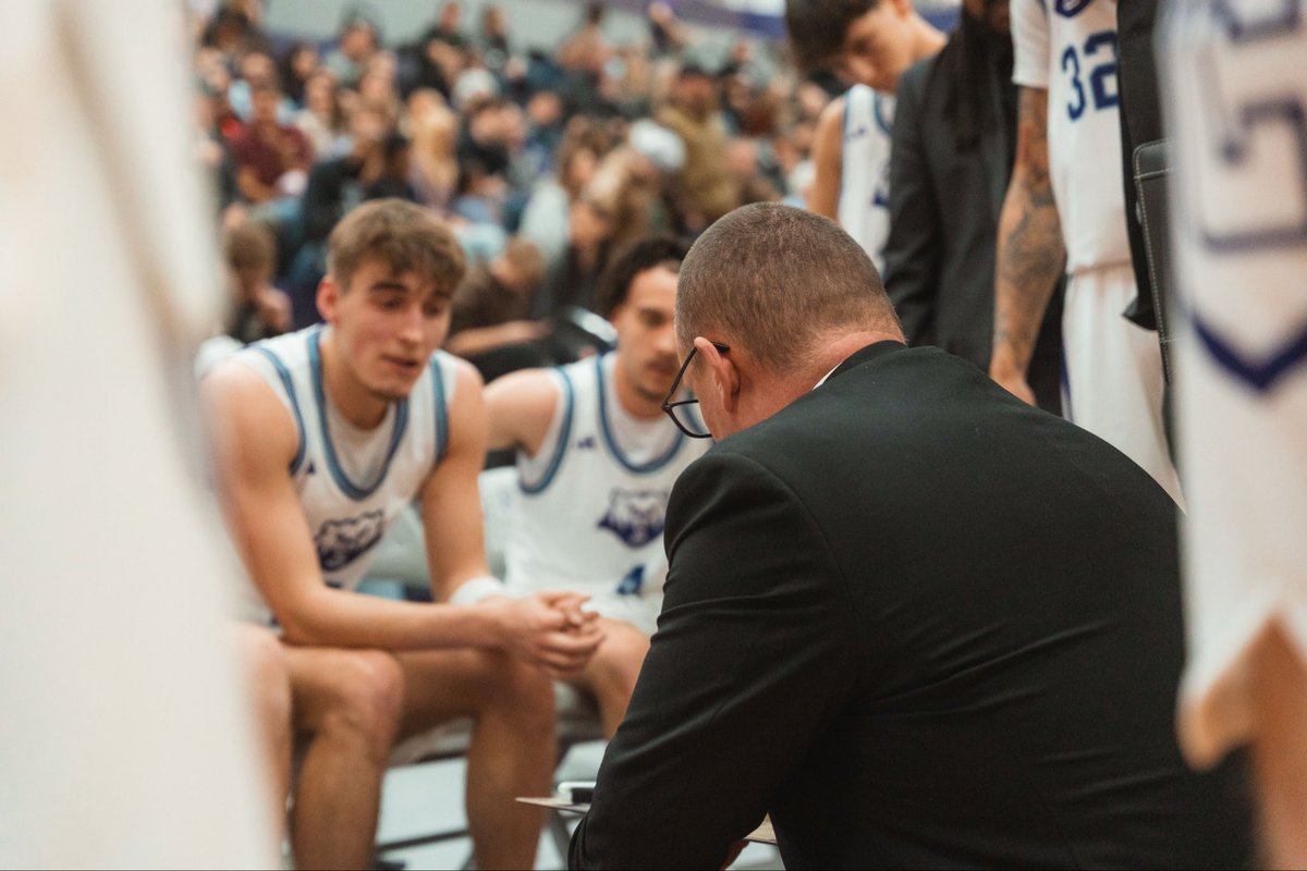Crown Men's Basketball tweet media