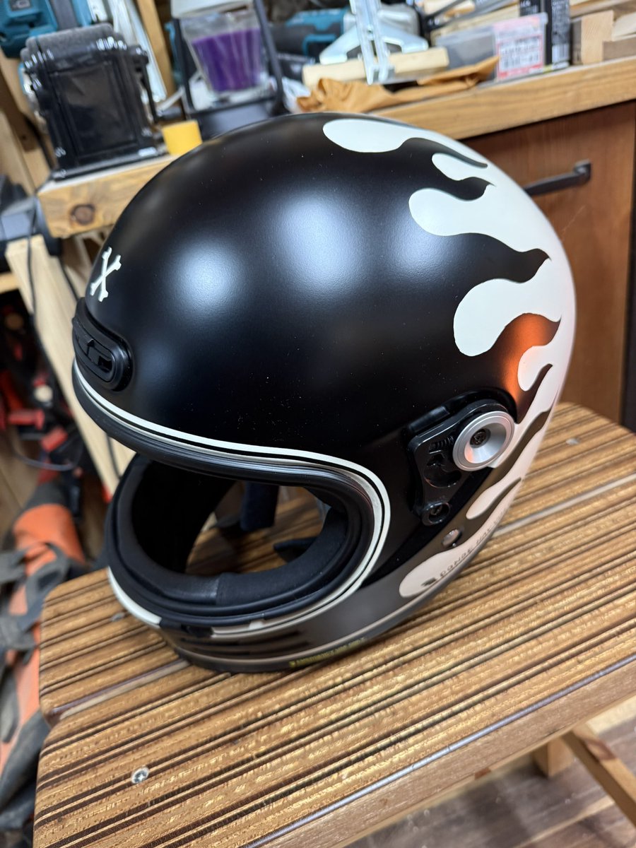 PiperFilthybong's tweet photo. 最近ヘルメット塗装ばっかやってます😊 https://t.co/HxPU6xbHQ6