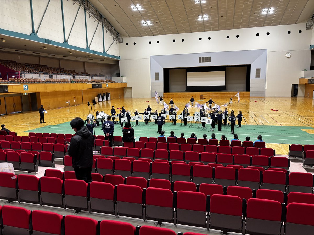 marching_skg's tweet photo. 本日　須賀川市の
円谷幸吉メモリアルアリーナで
14時開演です！

リハーサルも　順調に？
進んでおります♬

ちょっと風が強いです
暖かい服装で
お越しくださいませ♪ https://t.co/3qzpubTovl