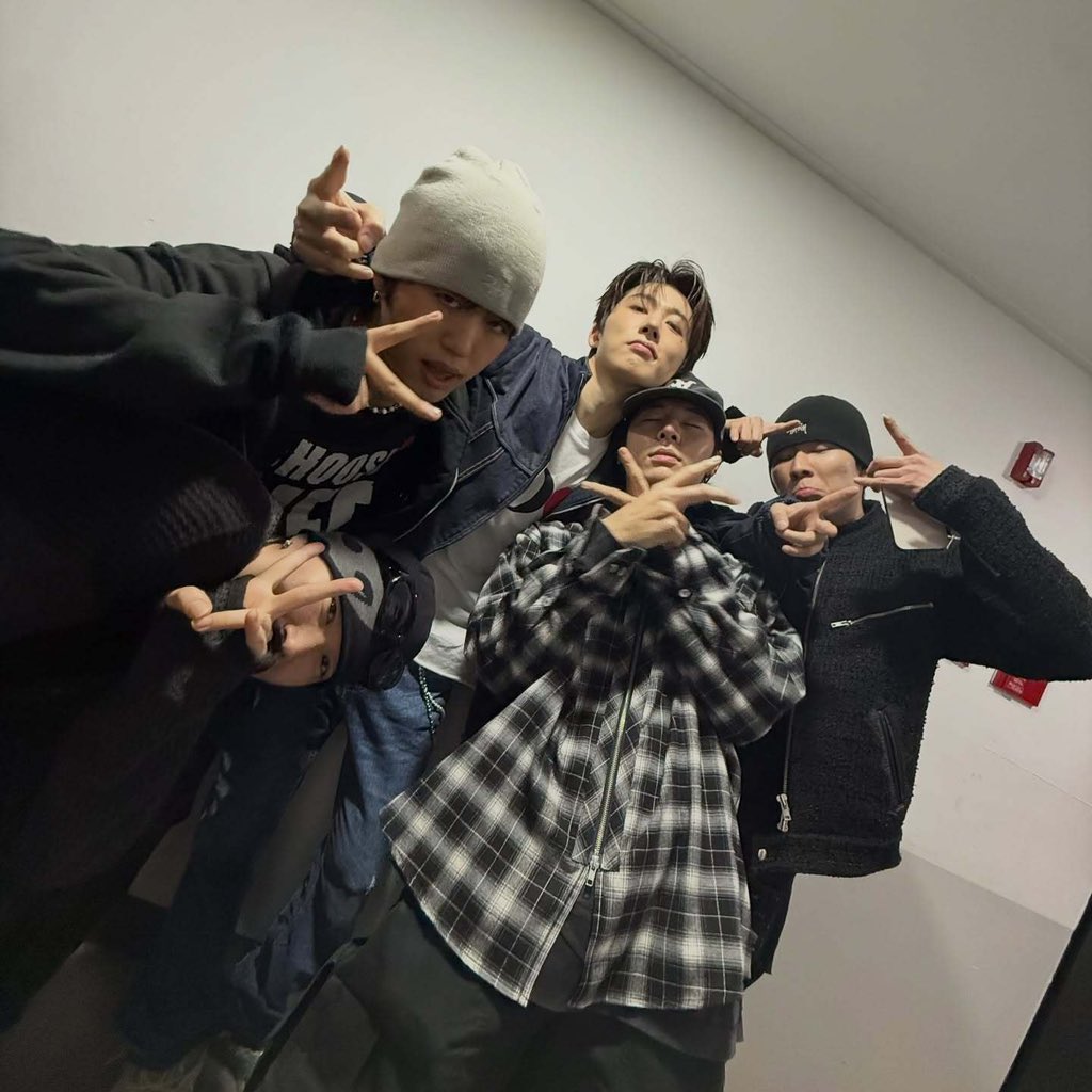 HanbinPH's tweet photo. 7dong_h.k IG Update

“5 years already.. I love you and thank you @.shxxbi131 @.131_online 🆔 
“The Last Parade Tour" Done!!!”

😭😭😭

 #비아이 #HANBIN #BI #ビーアイ https://t.co/WTPU2t9Yvo