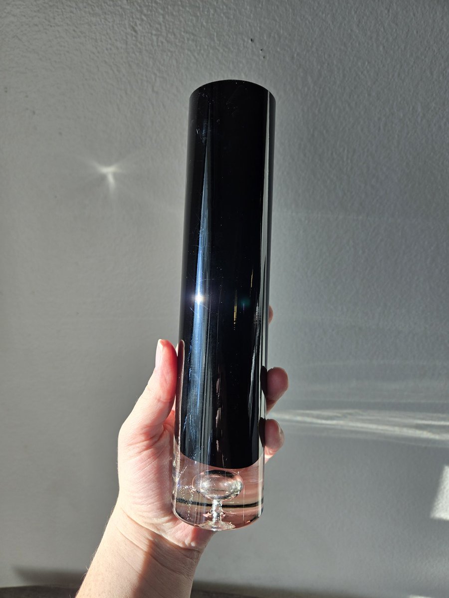 zees_pieces's tweet photo. Contemporary Cylinder-Shaped Black Glass Vase With Controlled Bubble Base, 10x2"
https://t.co/EcyS8usX4e
#controlledbubble #glassvase #homedecor https://t.co/BvQ6qvozdE